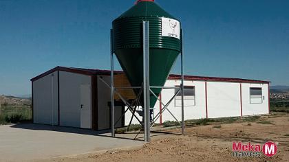 MKGALALAB01-nave-economica-gallinas-ecologicas-MEKANAVES